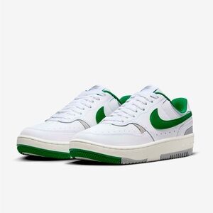 Nike Men's Sneakers in White and Green